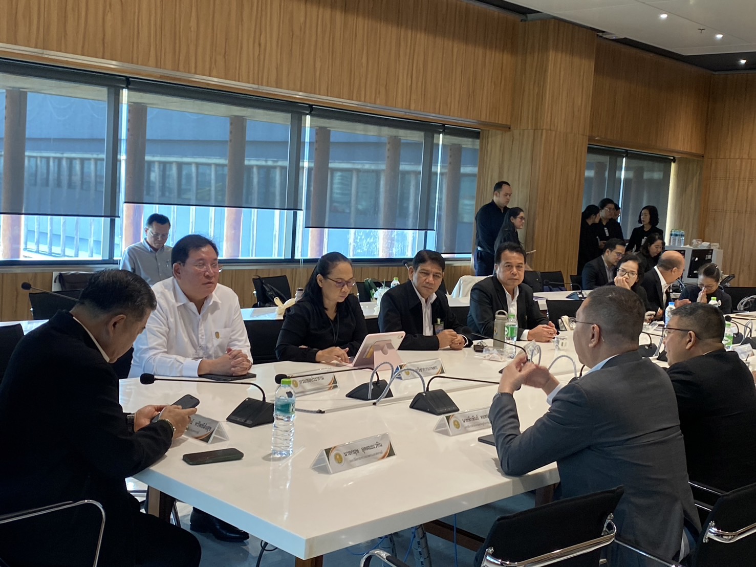 title - ส.ป.ก. ร่วมติดตามและรับฟังการประชุมสภาผู้แทนราษฎร วันที่ 2